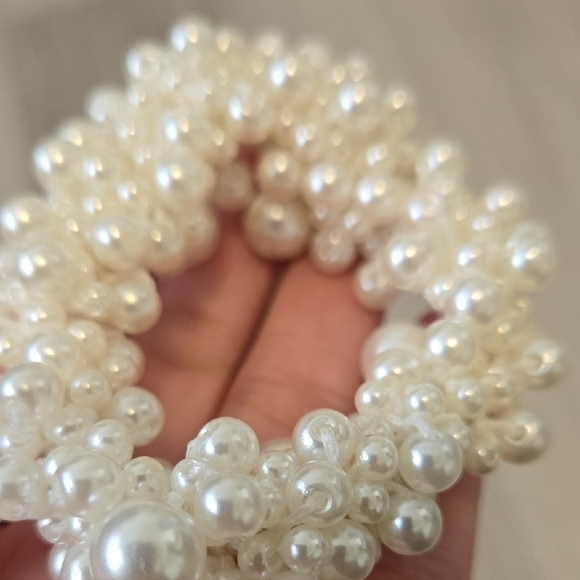 Elegant Pearl Beaded Hair Scrunchie - Picture 9 of 9
